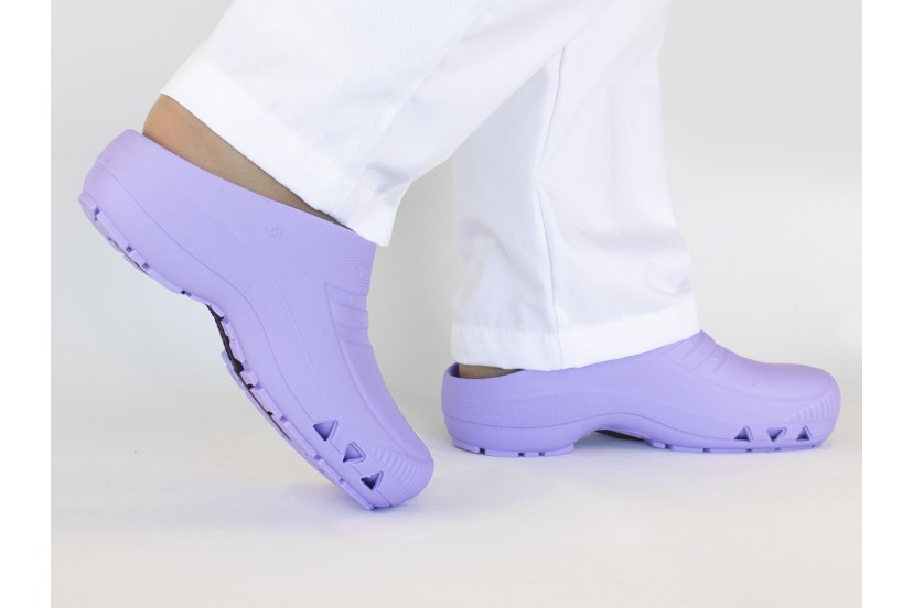 5 Benefits of ventilation clogs for your feet